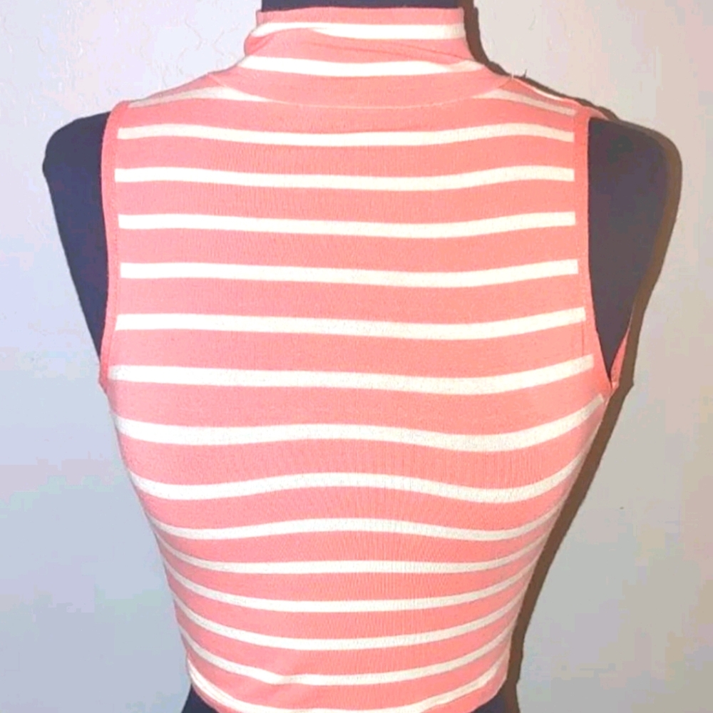 💕 3/20 Arden B backless high neck crop top small